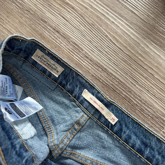 70'S High Flare Jeans in Sonoma Walks - Picture 4 of 8